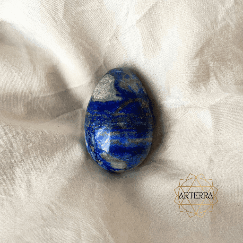 Lapislazuli yoni egg size M undrilled