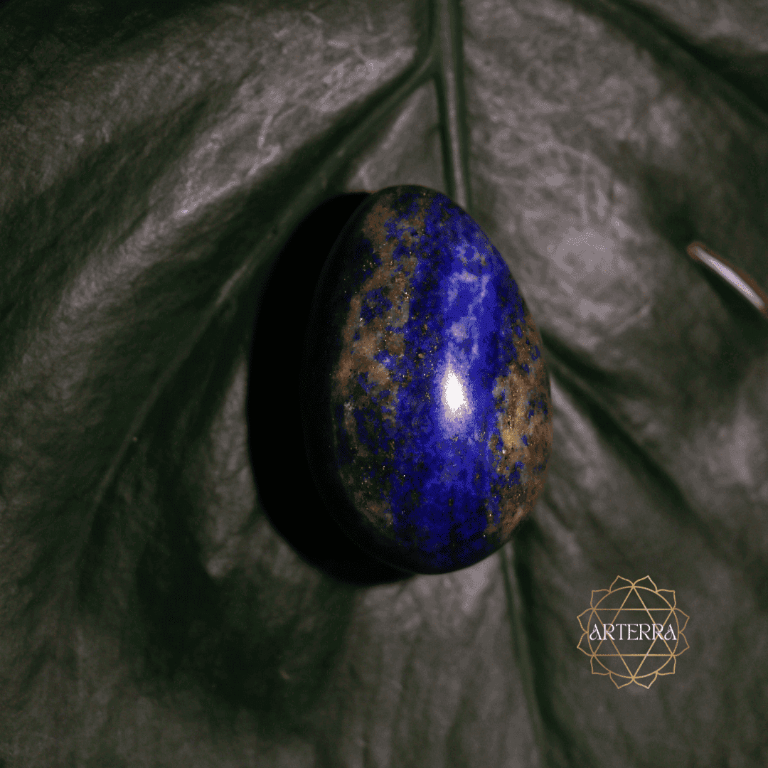Lapislazuli yoni egg size M undrilled