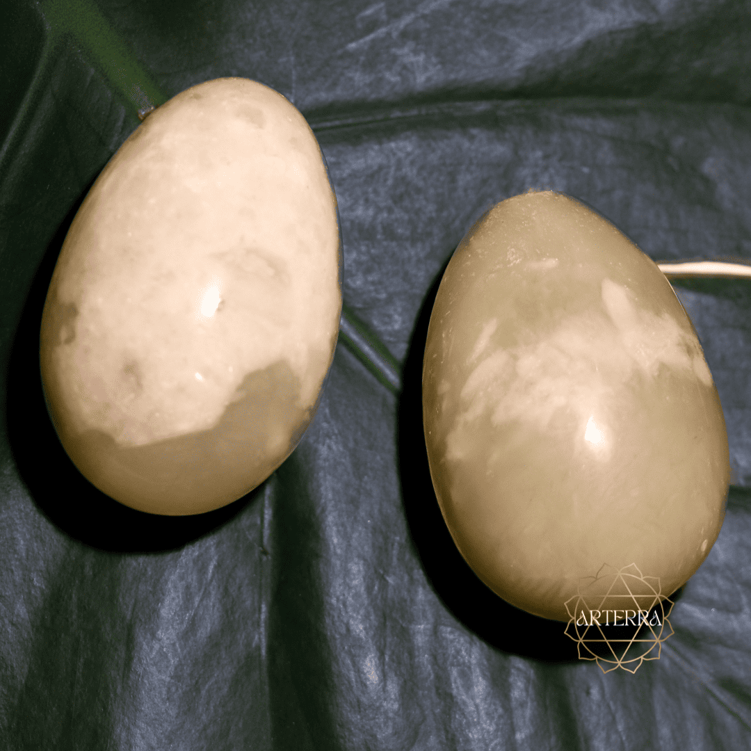Nephrite Jade yoni egg size M undrilled