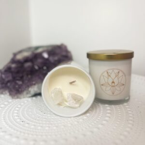 Rock crystal soy wax candle with lavender essential oil